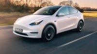 Tesla се сгромоляса в Европа през октомври