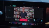 Mercedes превръща колата в работно място