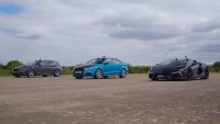 Два напомпани хечбека унижиха Lamborghini Revuelto