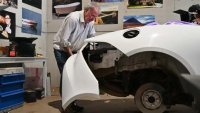 Джеръми Кларксън ще &bdquo;отглежда&ldquo; части за своя Jaguar