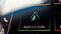 Шофьори се оплакват - телефонът се зарежда, но Android Auto не работи