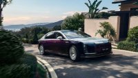 Конкурентът на Mercedes-Maybach от Huawei събра 3600 поръчки за седмица