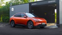 Nio превърна смяната на батерии в масов феномен