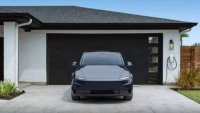 Tesla заменя предните чистачки с лазери