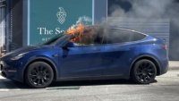 Още една Tesla изгоря по време на движение
