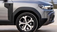Dacia готви промени по Duster, за да върне позициите му