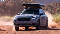 MINI подготвя офроуд версия на Countryman с палатка на покрива
