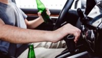 Знаете ли, че безалкохолната бира също може да ви лиши от шофьорска книжка