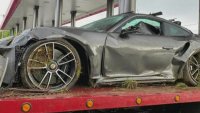 Футболна звезда съсипа Porsche 911