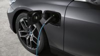 BMW предлага на шофьорите да дремнат, докато зареждат електромобилите си