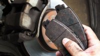 Керамични или полуметални: кои спирачни накладки са по-подходящи?