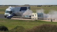 Вижте първия краш-тест с 9 превозни средства