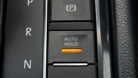 Нова Auto-Hold функция почиства дисковете и спасява спирачките