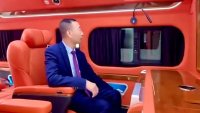 В Китай направиха ван с лукс на частен самолет и собствена тоалетна
