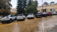 Паркирането на електромобили в София става платено?