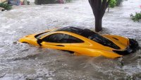 Ураганът „Иън“ удави автомобили за милиони във Флорида