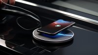 Новият iPhone 15 може да се повреди при безжично зареждане в кола