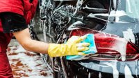 Как да миете кола в жегата: пет съвета от автобояджия