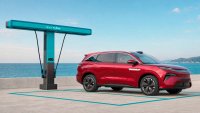 BYD официално представи Atto 8, който се зарежда за 9 минути