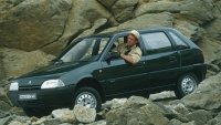 Citroen AX на 40: Малкият автомобил, който спаси марката