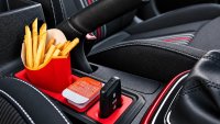 Как да спестите от аксеосари? Skoda има нестандартна идея
