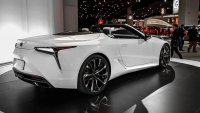 Конкурент на Ferrari и Lamborghini от Lexus получава 887 коня