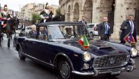 Lancia Flaminia 335 е символът на италианските институции