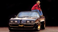 Защо Бърт Рейнолдс получавал нов Pontiac Trans Am всяка година