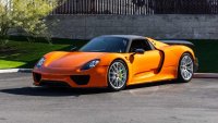 Porsche 918 Spyder удари рекордна цена на търг