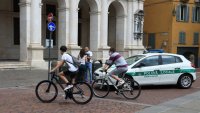 Възрастна италианка блъсна две деца, а съпругът ѝ &ndash; разследващите полицаи