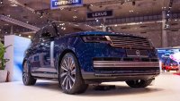 Първият Range Rover EV събра над 33 000 поръчки