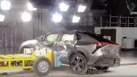 Краш-тест показа силните и слаби страни на електрическата Toyota