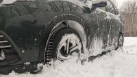 Бензин, дизел или електричество &ndash; коя кола ще оцелее най-дълго в снежна преспа?