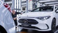 Mercedes заплаши със затваряне на два германски завода