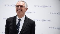 Шефът на Stellantis заработи 23,5 милиона евро заплата