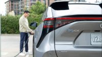 Toyota обяви EV целите за нереални и ще купува кредити за емисии