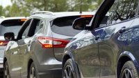 Нови данъци и такси за паркиране трябва да изгонят SUV от градовете