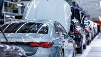 Mercedes изнудва германските си служители с... Румъния