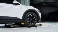 Роботите на Hyundai правят чудеса при паркиране