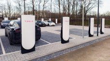 Tesla ще взима наказателна такса при пълно зареждане на батерията