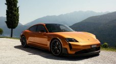Porsche се отказва от основния си електрически модел