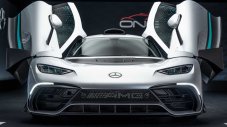 Хиперколата на Mercedes-AMG отново има проблем