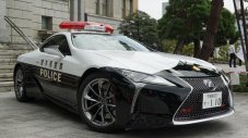 Lexus LC 500 стана полицейска кола