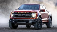 Крадци отмъкнаха пикапи за милион долара от завод на Ford