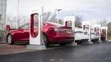 Tesla спира безплатните зареждания
