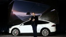 Уволнените служители на Tesla негодуват срещу Мъск