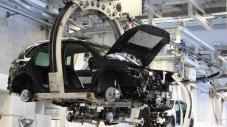 Volkswagen отлага решението за новия си завод за есента