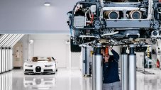 Как Bugatti прави милиардерите по-бедни?