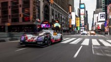 Porsche 919 Hybrid покори и Ню Йорк (ВИДЕО)