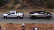 Tesla Cybertruck срещу Ford F-150 по дърпане на въже